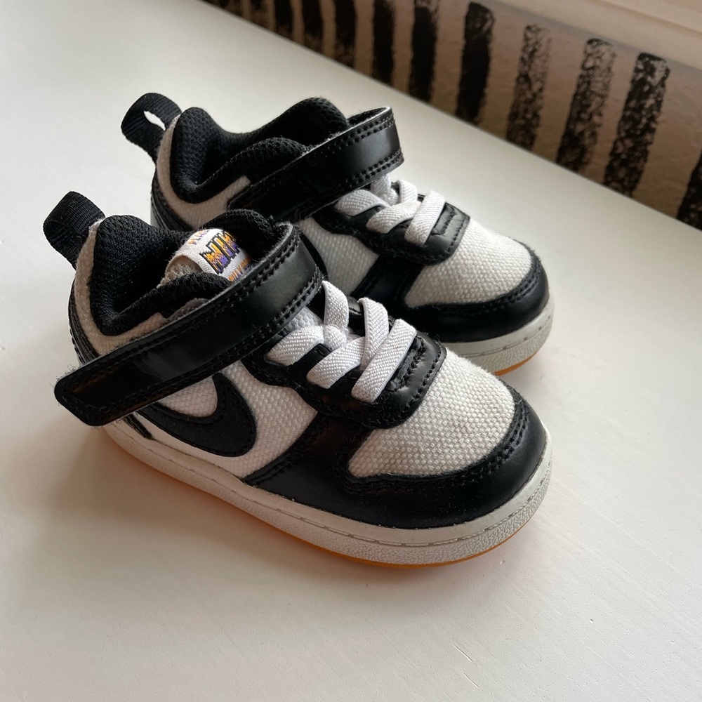 Toddler Nike Sneakers 5c